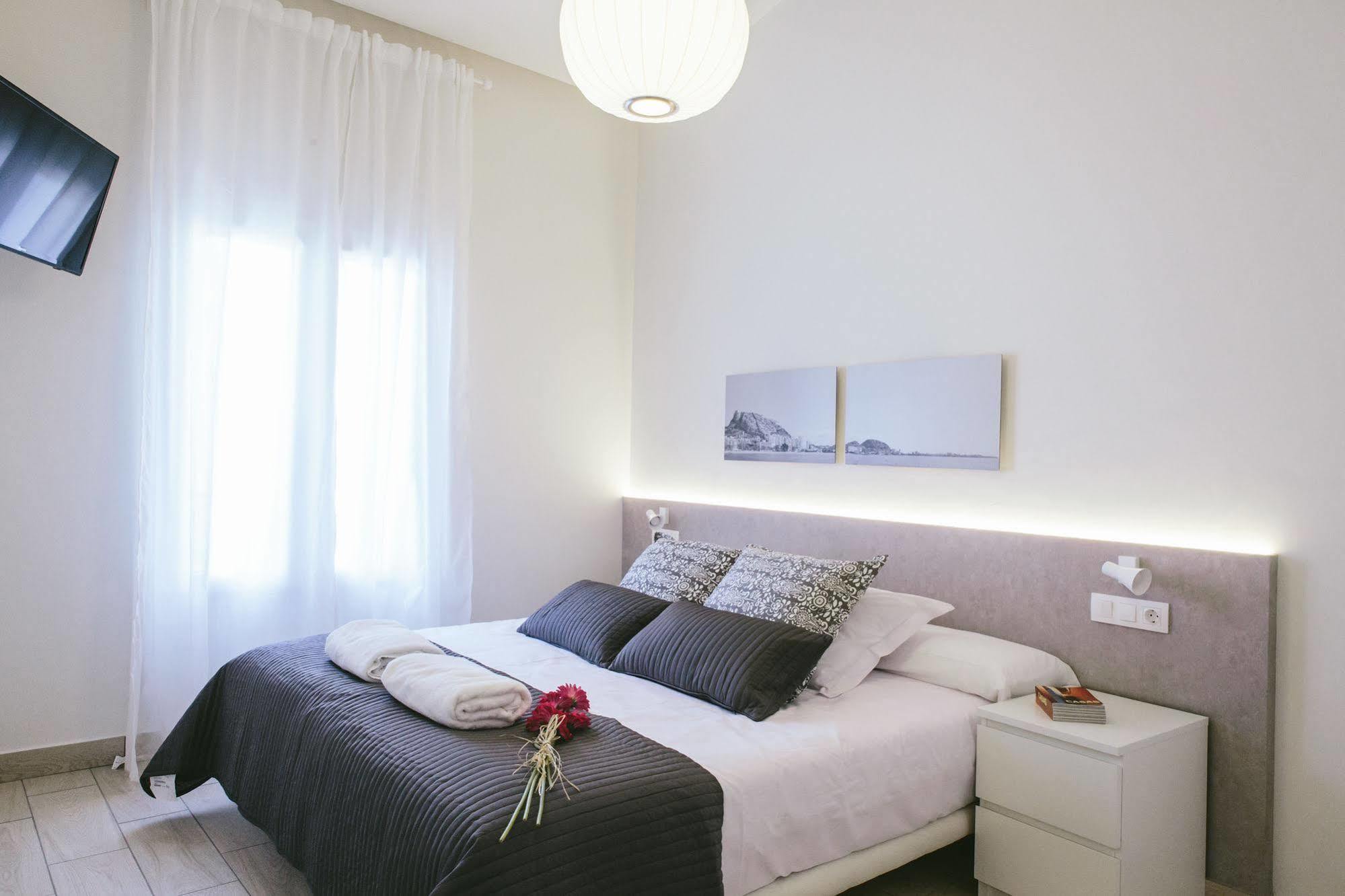 The Lucky Flats - Poeta Quintana Apartment Alicante Ngoại thất bức ảnh